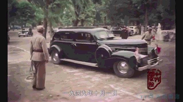 万象城AWC集体观看国庆盛典 献礼祖国70周年华诞 万象城AWC集体观看国庆盛典 献礼祖国70周年华诞
